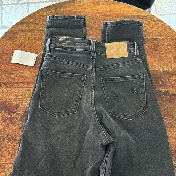 NWT H&M Mom Jeans - Picture 8 of 10